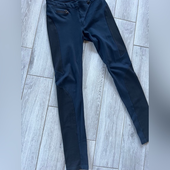 Rag & Bone rider leggings (w/ stretch) with overlap closure. Women’s size 26 - Picture 7 of 9